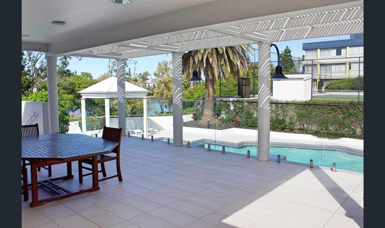 The Oasis Apartments Brisbane Exterior photo