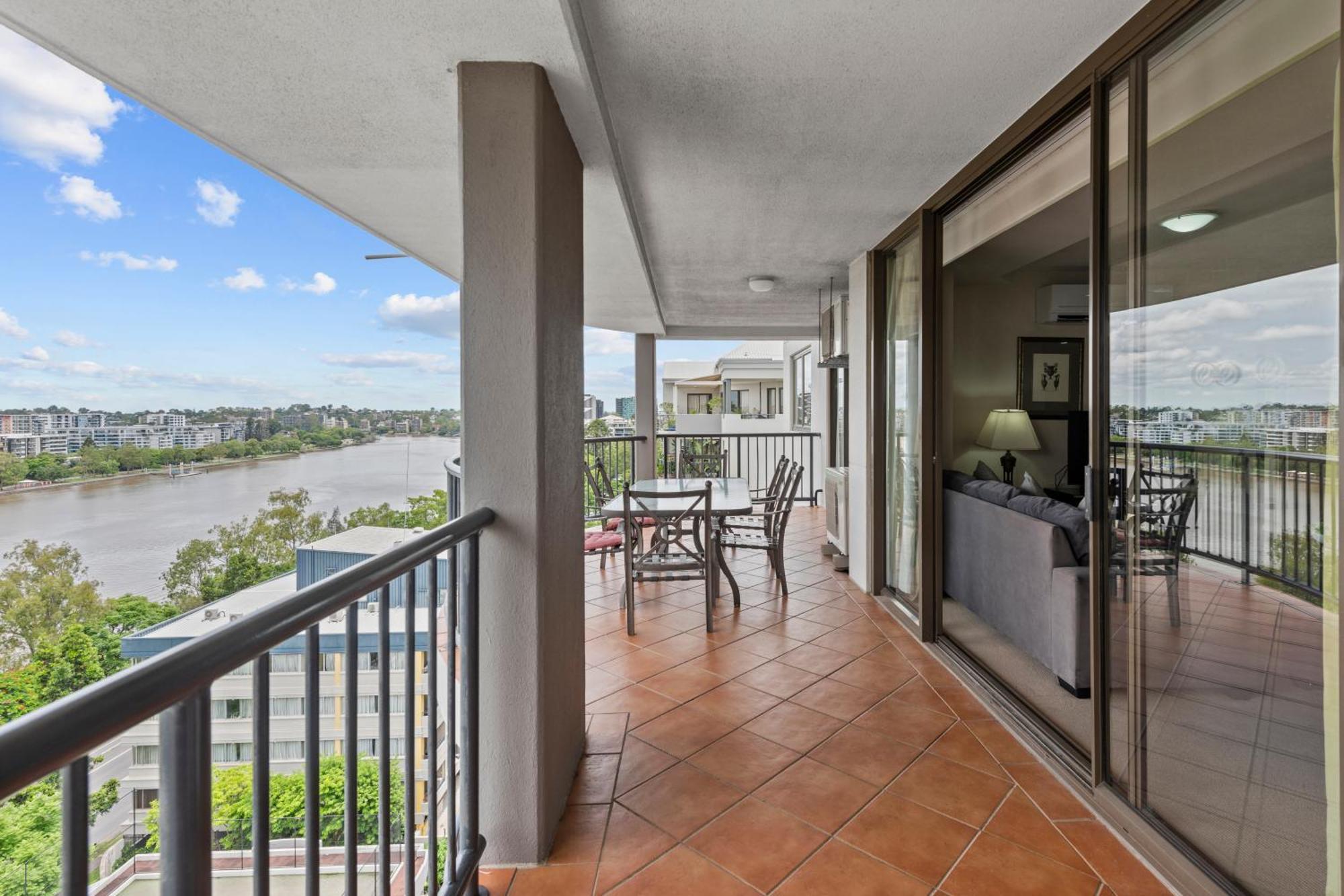 The Oasis Apartments Brisbane Exterior photo