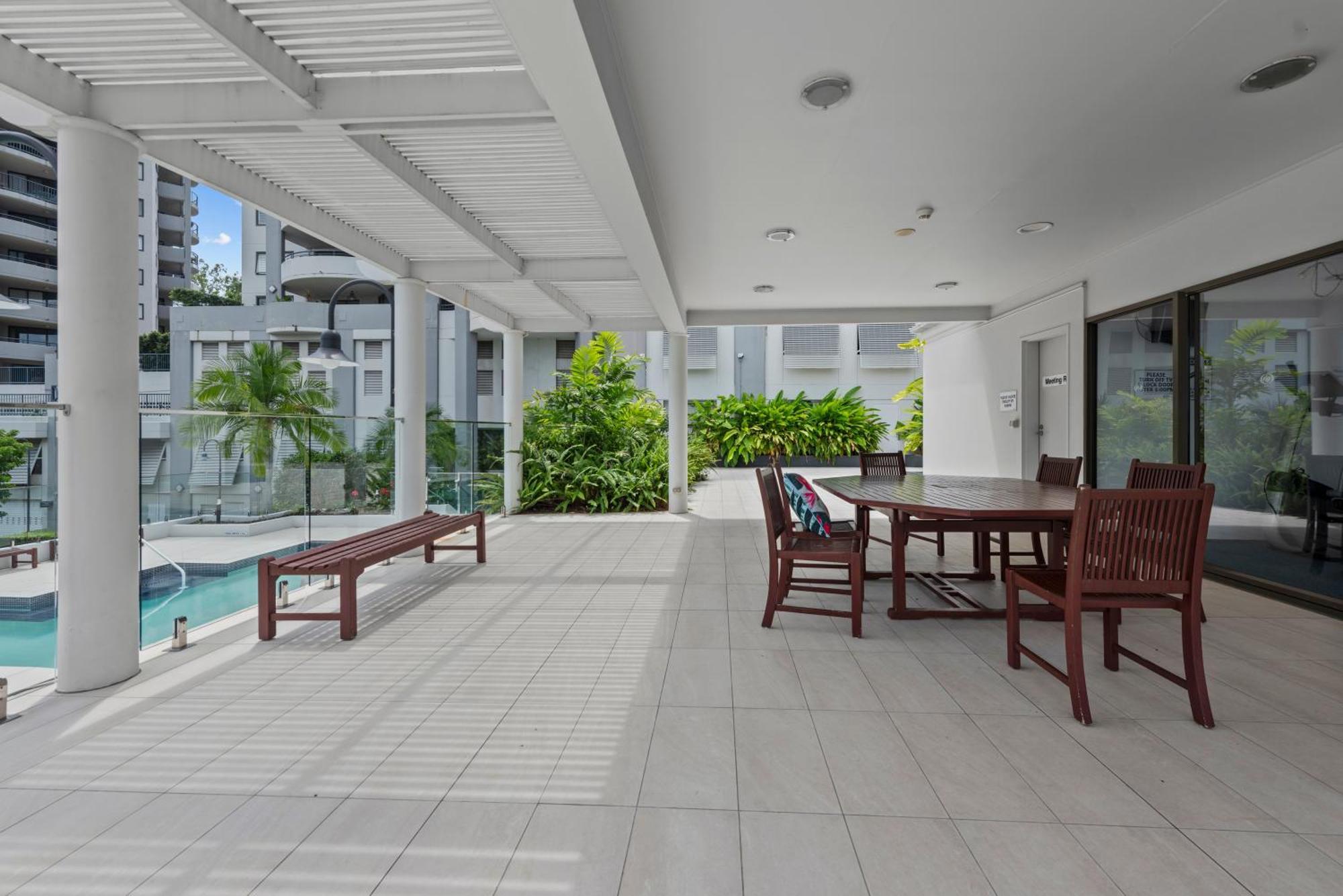 The Oasis Apartments Brisbane Exterior photo