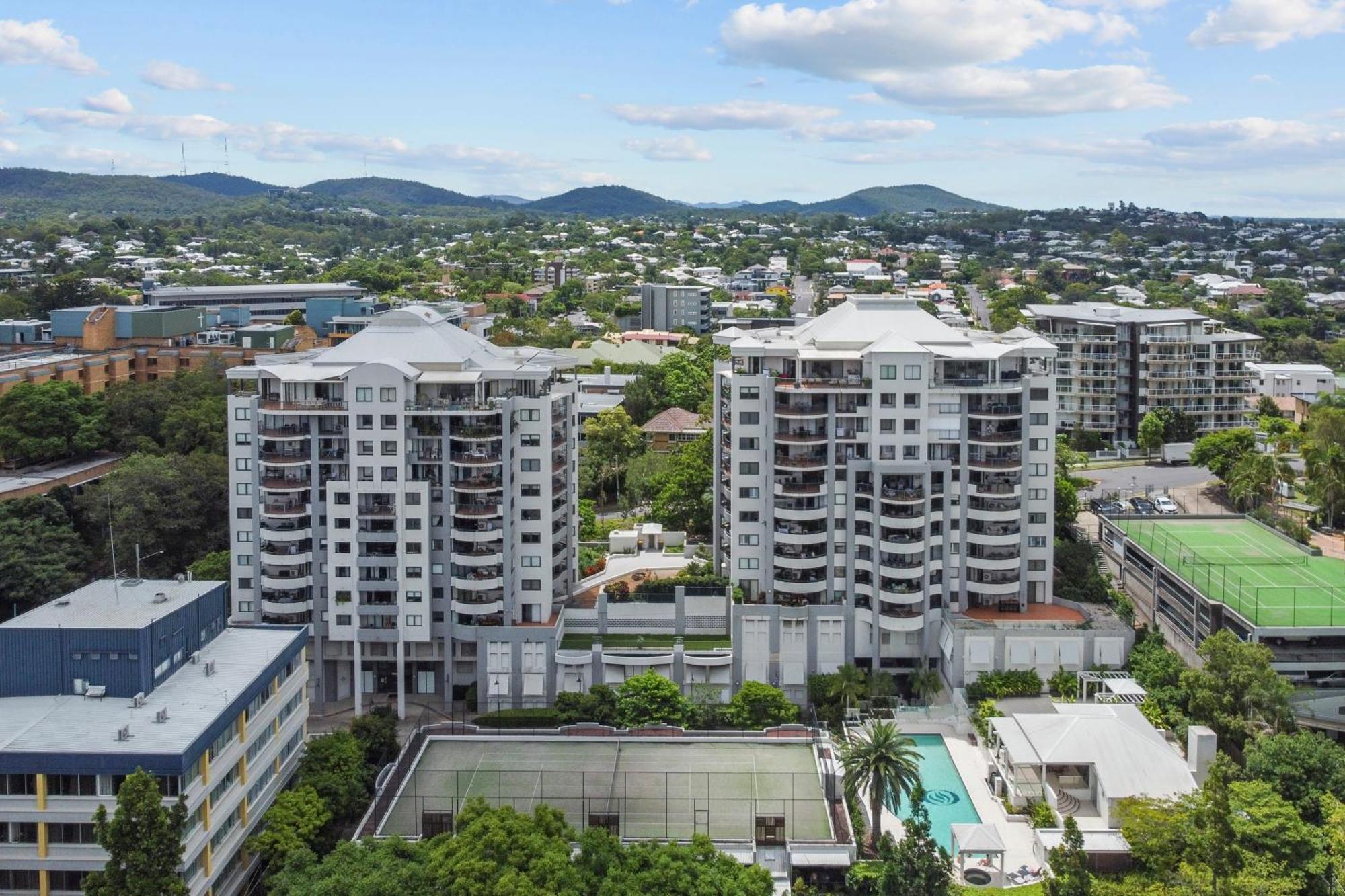 The Oasis Apartments Brisbane Exterior photo